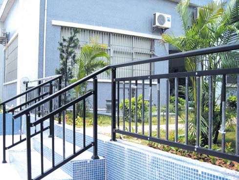 ���ݷ���